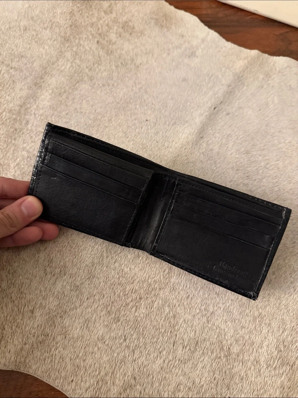 Men's Black Genuine Leather Ostrich Embossed Bifold Wallet